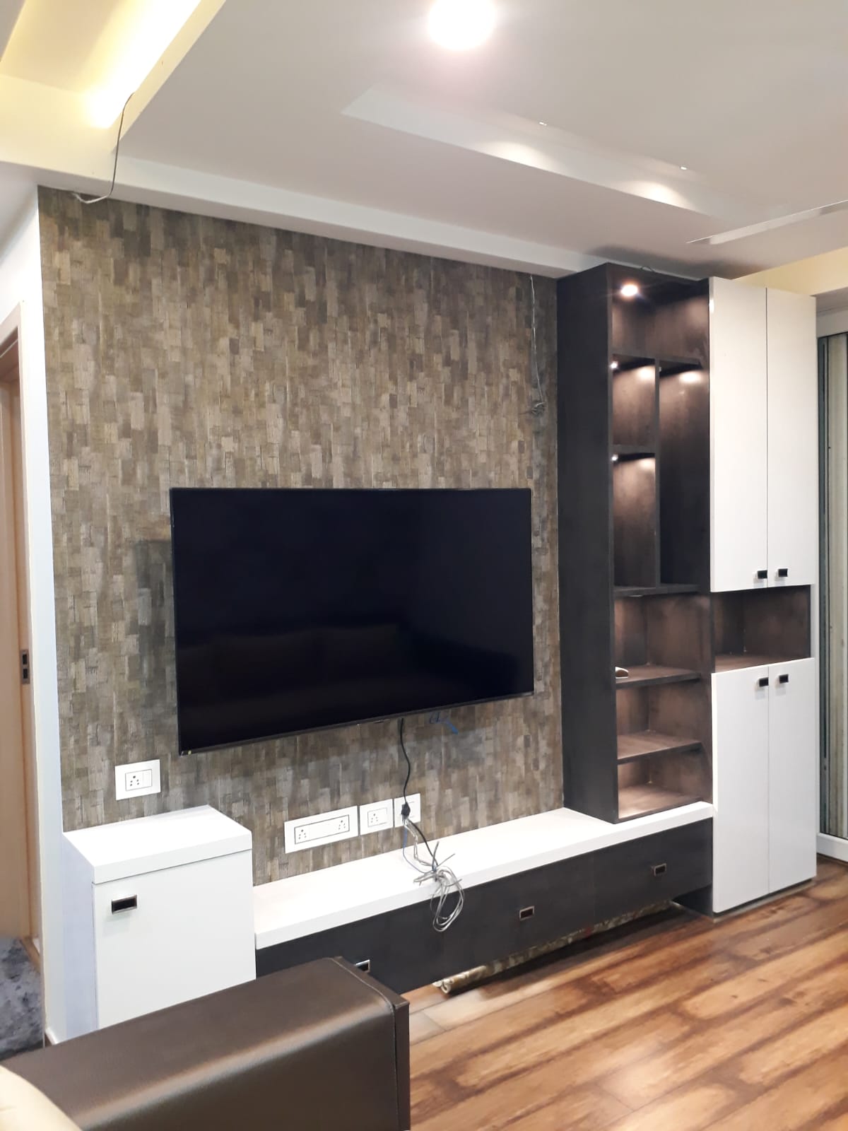 Flat Interior - Image 2